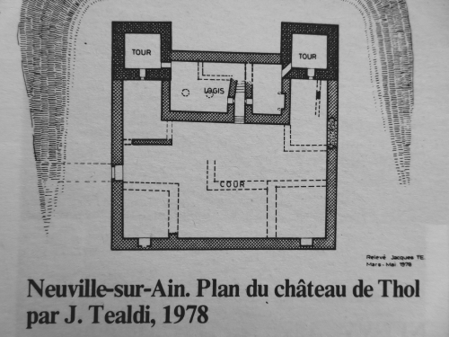 Plan du château de Thol d'après les sources